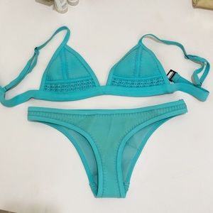 Triangl Bikini Set